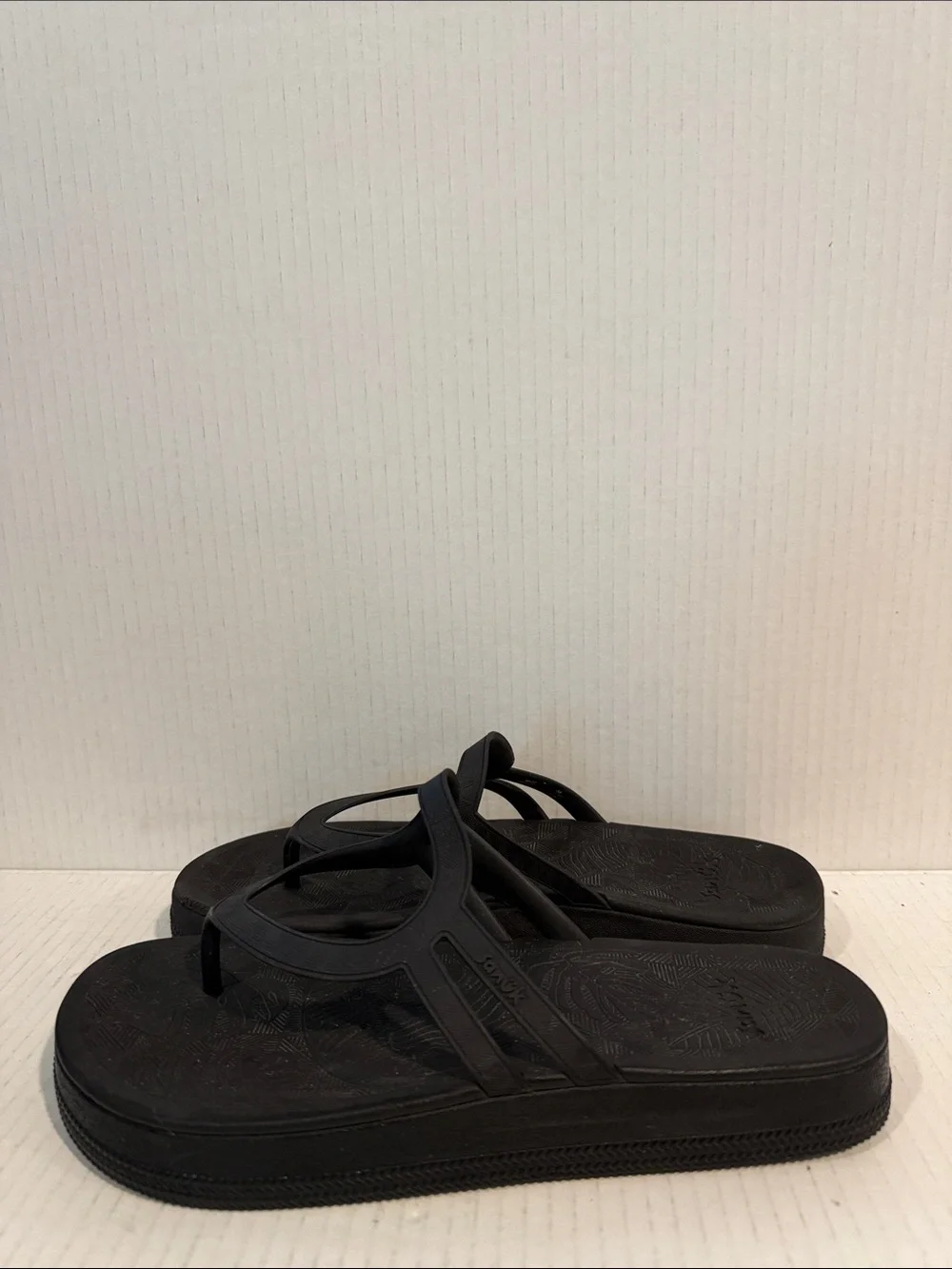Sanuk Sunshine SL Black Women's 1.5” Platform Flip Sandals (sz 8)